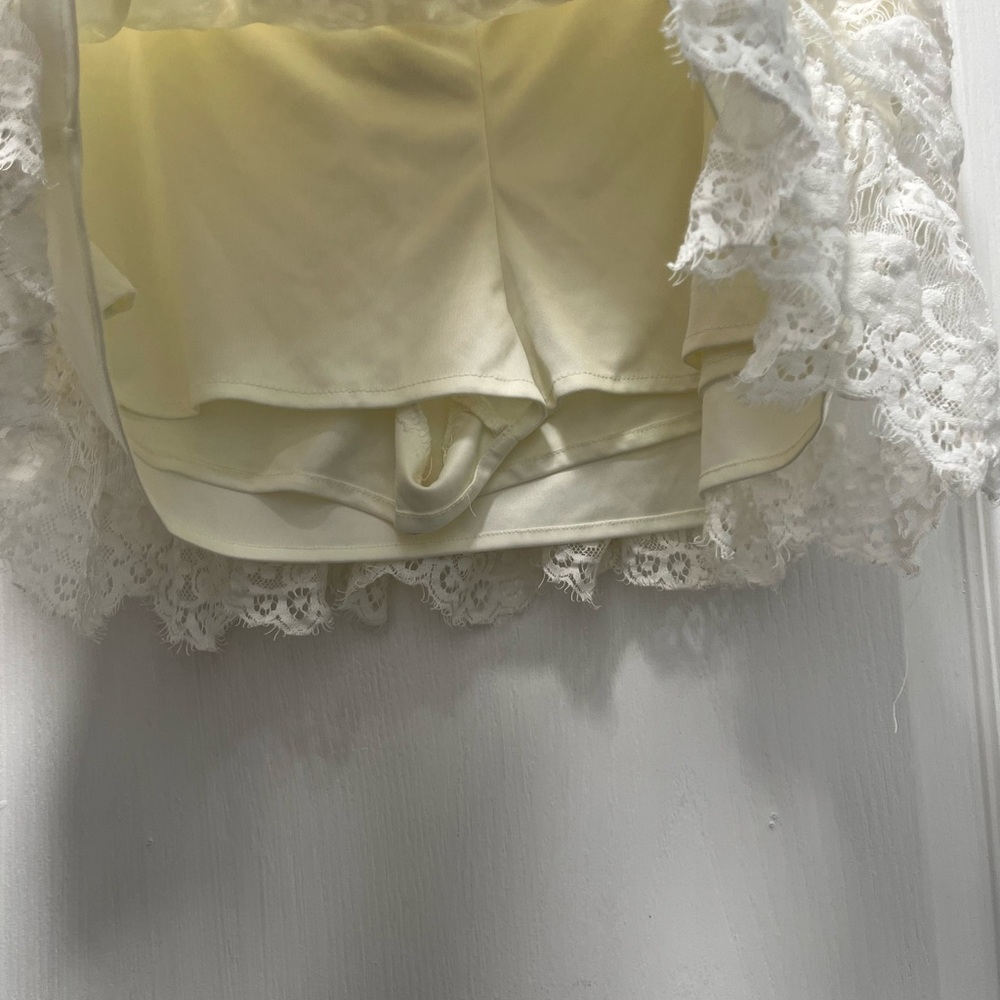 Forever 21 Cream Ruffled Lace Mini Skirt - Picture 2 of 4
